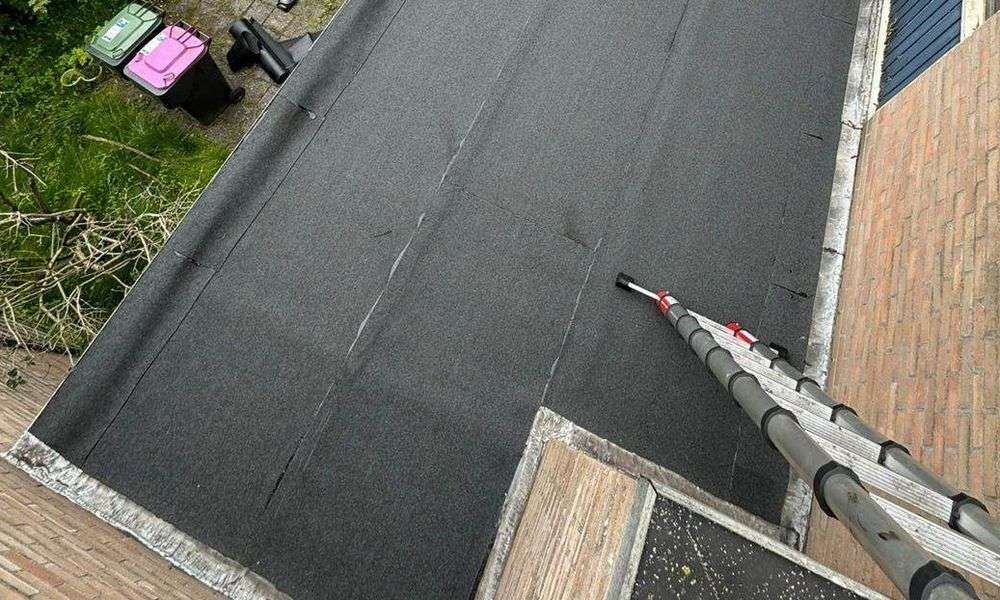 Plat dak geplaatst door dakdekker in Velp